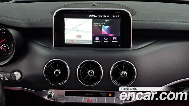 Kia Stinger 2018 — photo 14