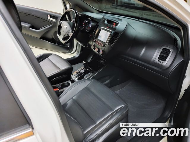Kia K3 2018 — photo 11