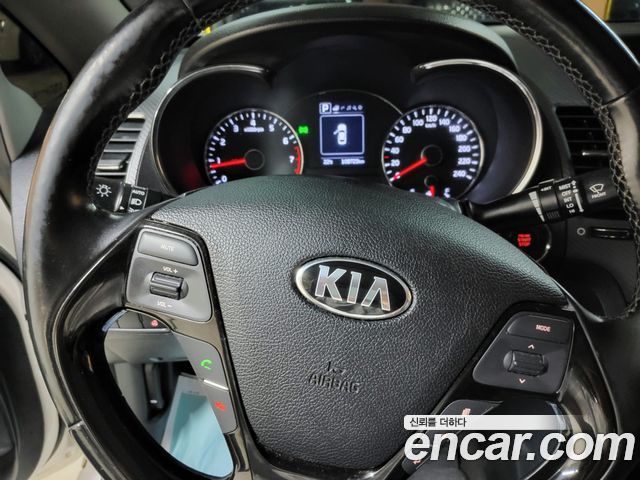 Kia K3 2018 — photo 12