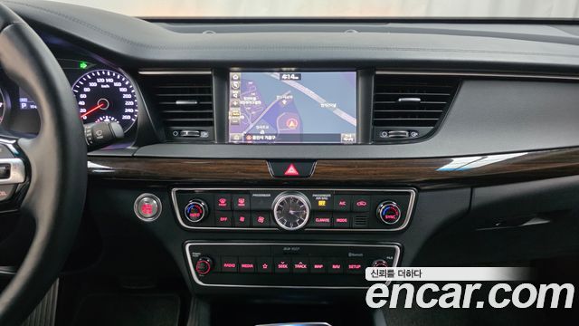 Kia K7 2019 — photo 20