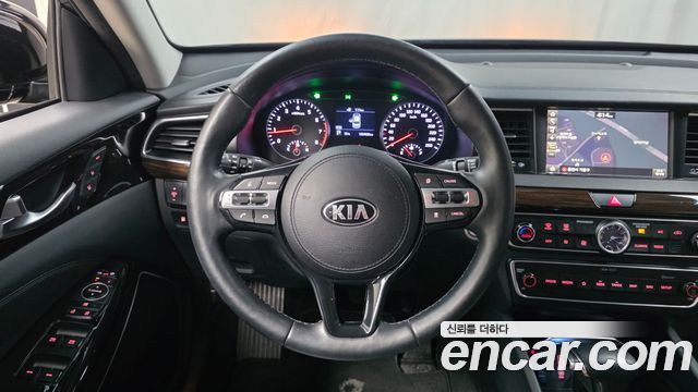 Kia K7 2019 — photo 21