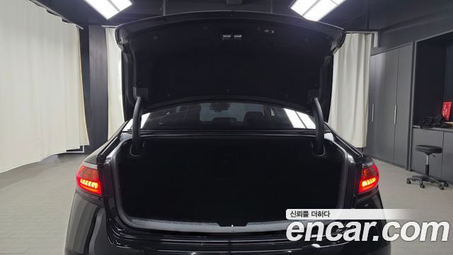 Kia K7 2019 — photo 24