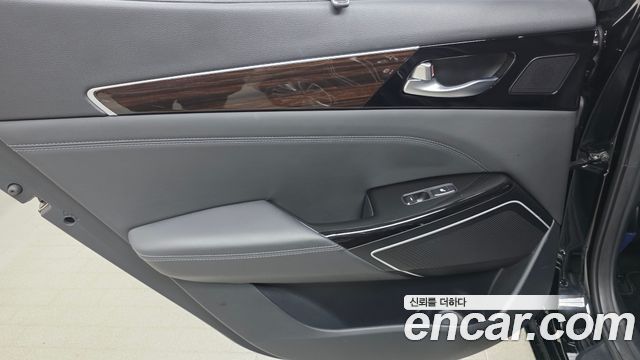 Kia K7 2019 — photo 15