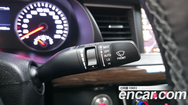 Kia K7 2019 — photo 29