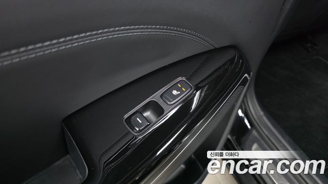 Kia K7 2019 — photo 30