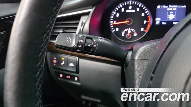 Kia K7 2019 — photo 35