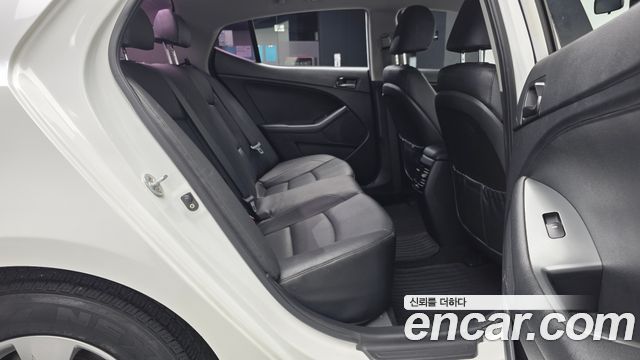 Kia K5 2015 — photo 12