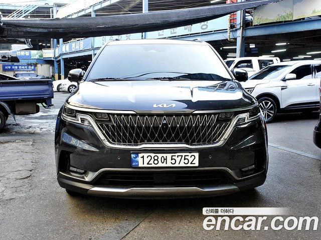 Kia Canival 2023 — photo 1
