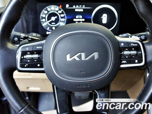 Kia Canival 2023 — photo 8