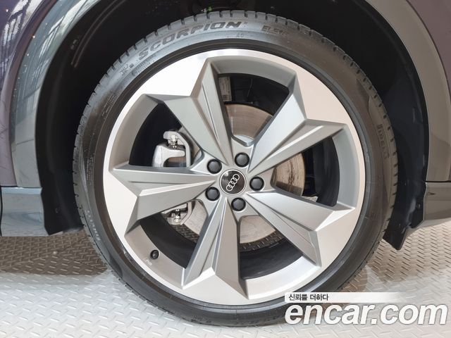 Audi Q4 e-tron 2026 — photo 5