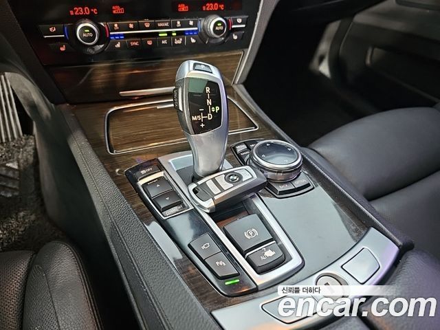 BMW 7-Series 2014 — photo 7
