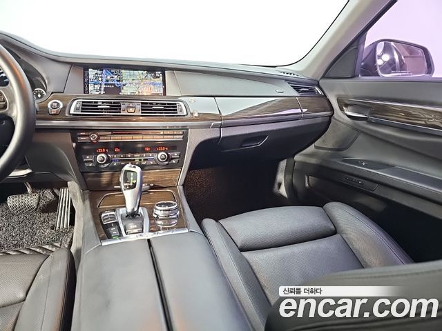 BMW 7-Series 2014 — photo 9