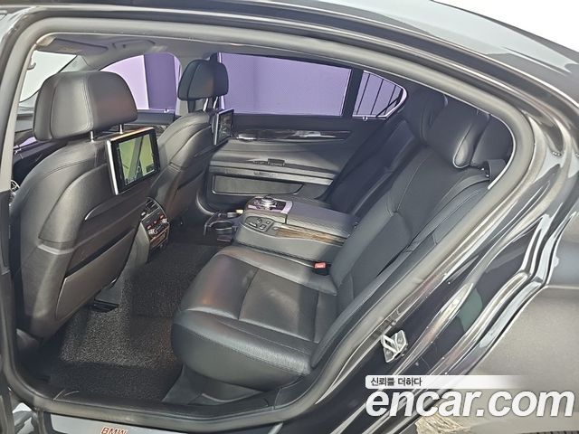 BMW 7-Series 2014 — photo 11
