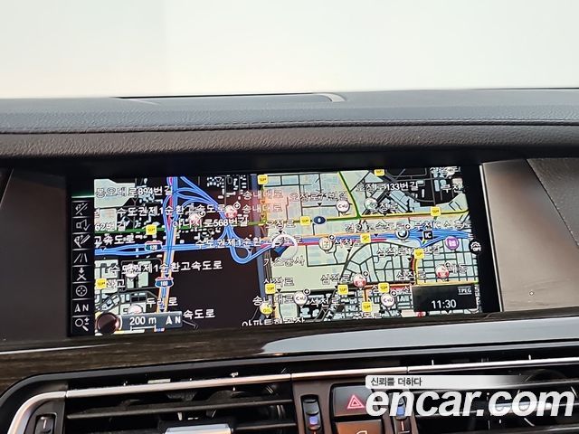 BMW 7-Series 2014 — photo 13