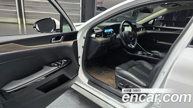 Kia K5 2023 — photo 13
