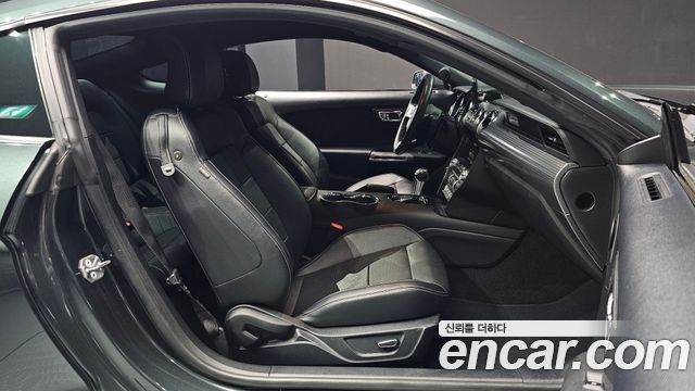Ford Mustang 2016 — photo 11