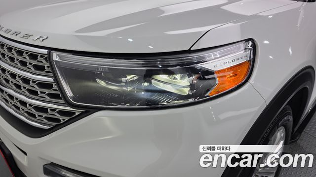 Ford Explorer 2020 — photo 8