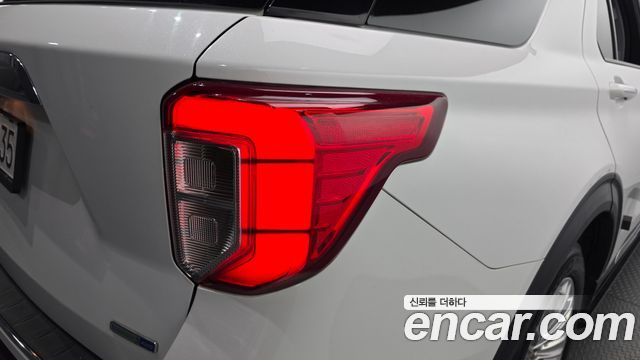 Ford Explorer 2020 — photo 9