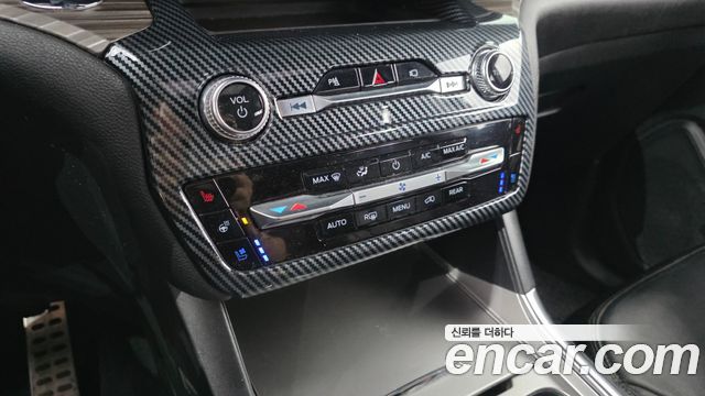 Ford Explorer 2020 — photo 31