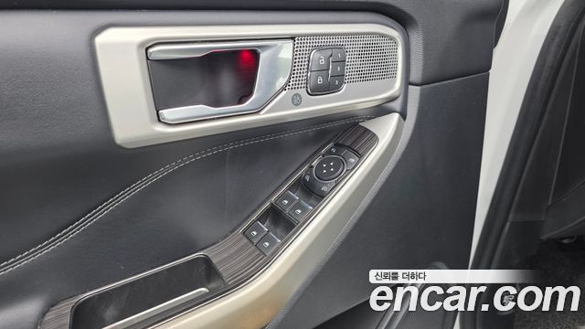 Ford Explorer 2020 — photo 35