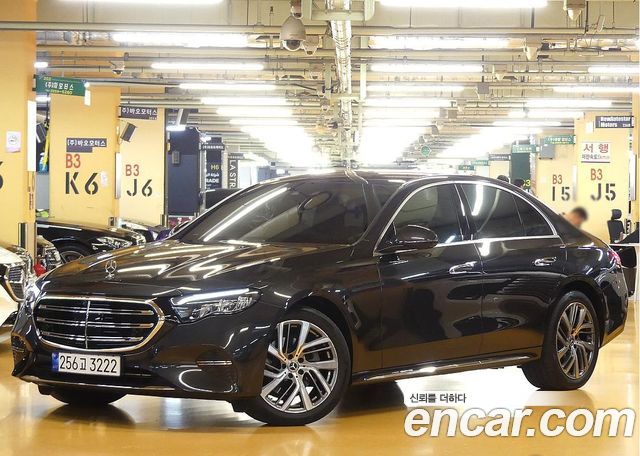 Mercedes-Benz E-Class 2024 — photo 1