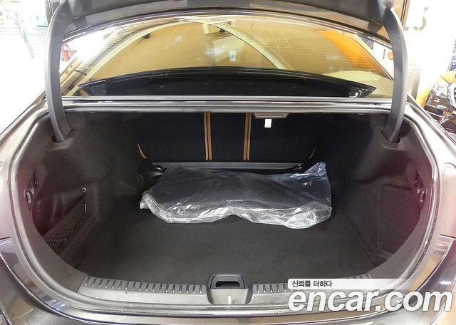 Mercedes-Benz E-Class 2024 — photo 4