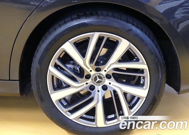 Mercedes-Benz E-Class 2024 — photo 5