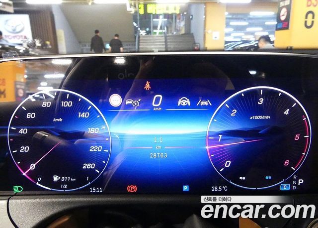 Mercedes-Benz E-Class 2024 — photo 8