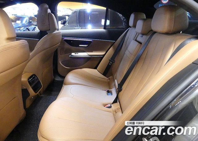 Mercedes-Benz E-Class 2024 — photo 17