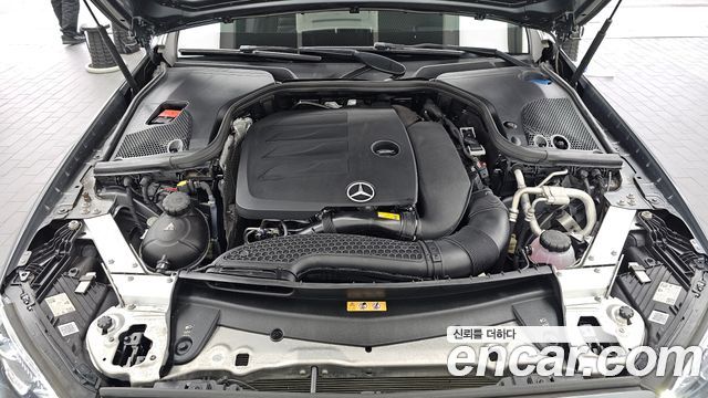 Mercedes-Benz E-Class 2023 — photo 6