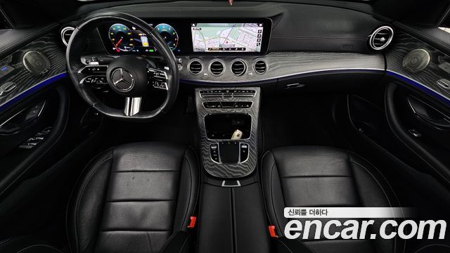 Mercedes-Benz E-Class 2023 — photo 10