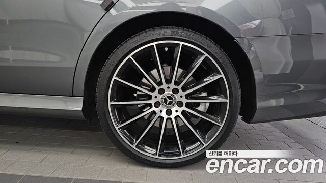 Mercedes-Benz E-Class 2023 — photo 7
