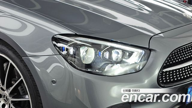 Mercedes-Benz E-Class 2023 — photo 8