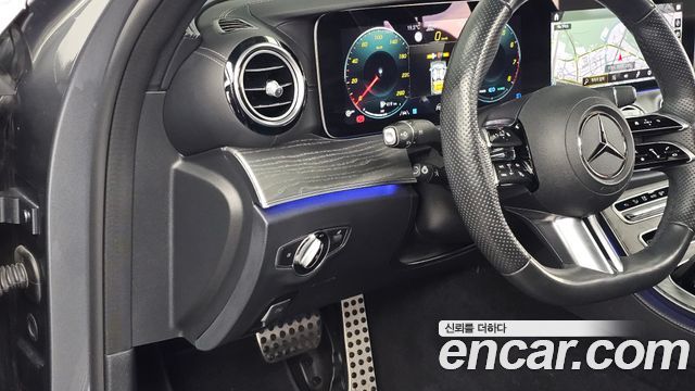 Mercedes-Benz E-Class 2023 — photo 30