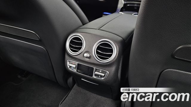 Mercedes-Benz E-Class 2023 — photo 31