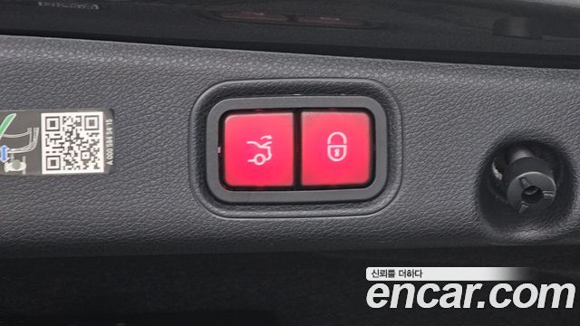 Mercedes-Benz E-Class 2023 — photo 35