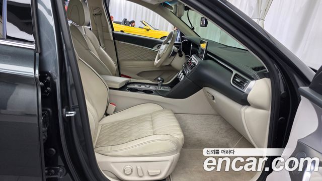 Genesis G70 2018 — photo 11