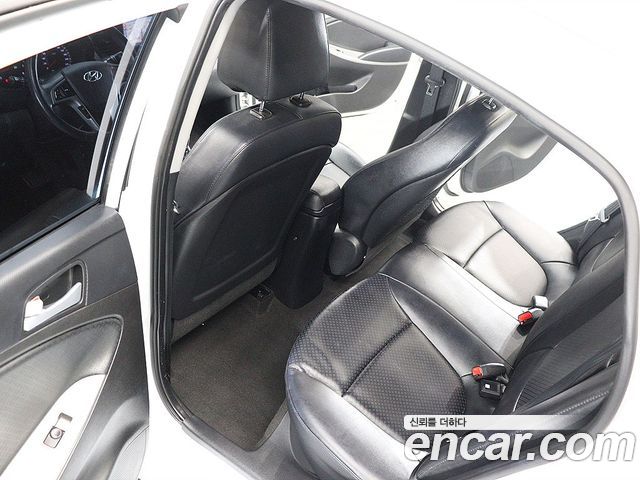 Hyundai Accent 2017 — photo 17