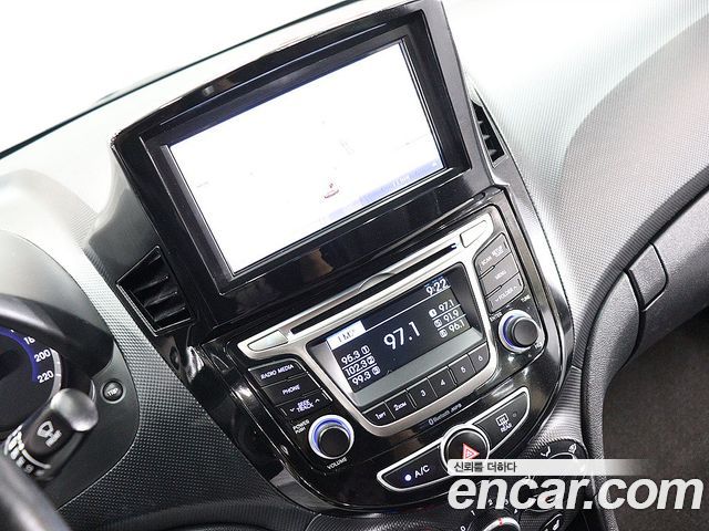 Hyundai Accent 2017 — photo 18