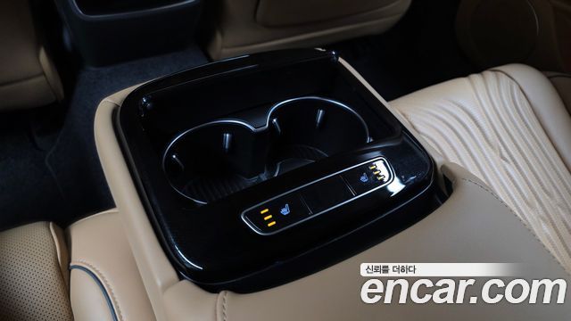 Genesis G80 2022 — photo 24