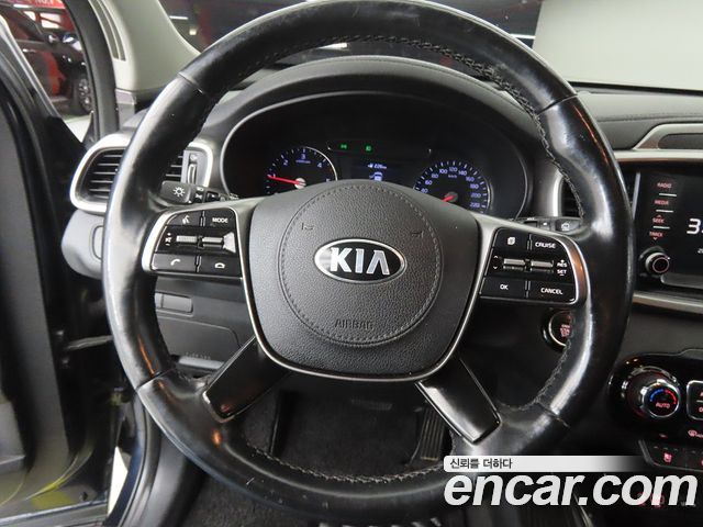 Kia Sorento 2018 — photo 8