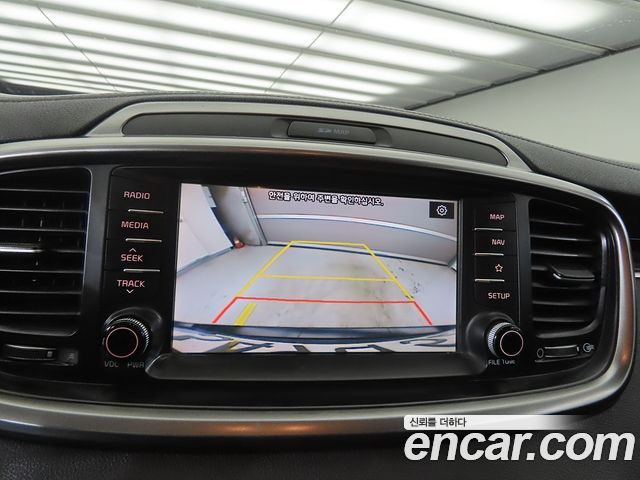 Kia Sorento 2018 — photo 13