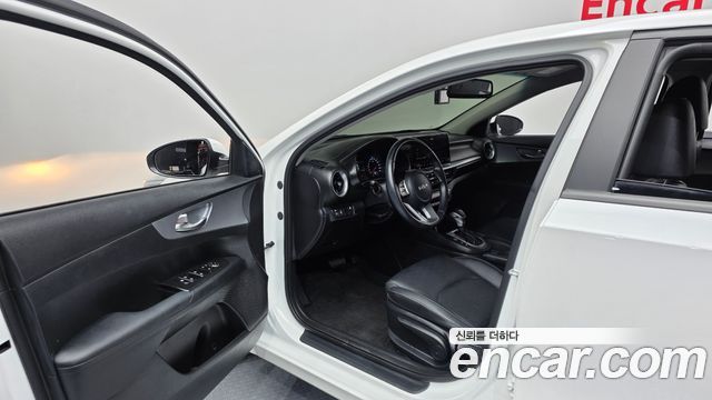 Kia K3 2022 — photo 10