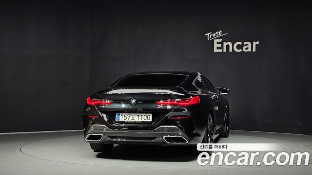 BMW 8-Series 2023 — photo 4