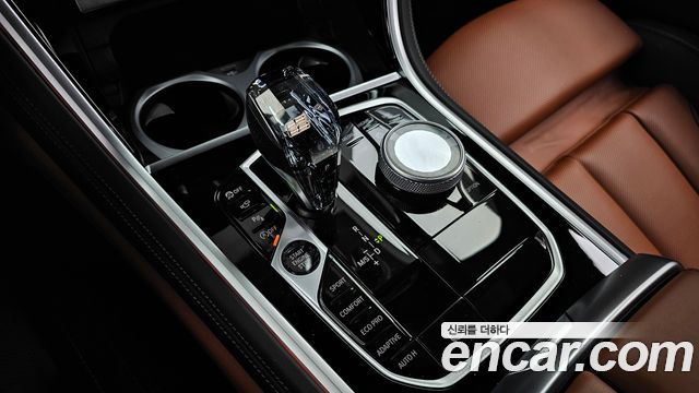 BMW 8-Series 2023 — photo 12