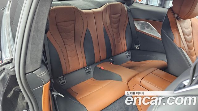 BMW 8-Series 2023 — photo 18
