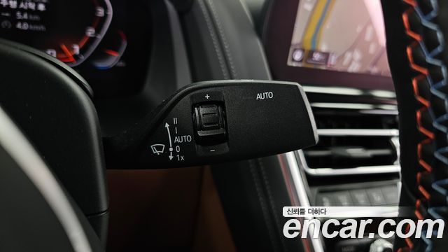 BMW 8-Series 2023 — photo 28