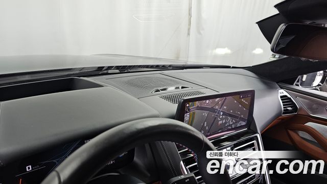 BMW 8-Series 2023 — photo 30