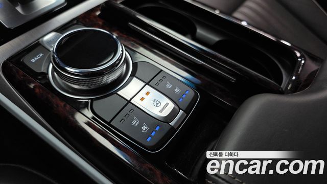 Genesis EQ900 2016 — photo 25