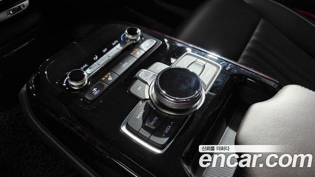 Genesis EQ900 2016 — photo 33